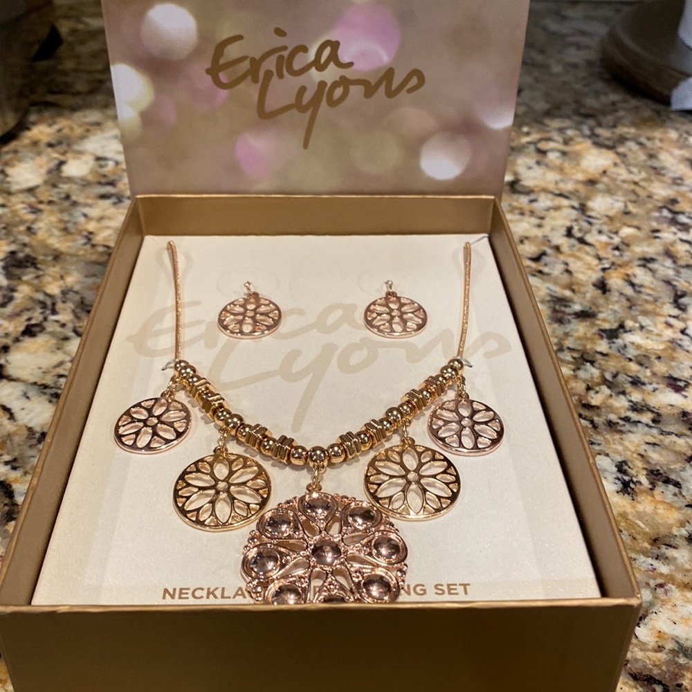 Erica Lions Necklace and Earrings Set